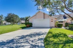 917 Ridge Lake Drive, Melbourne