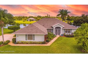 1521 Eagles Circle, Sebastian