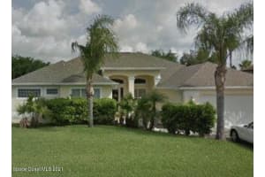 1022 Worthington Spring Drive, Melbourne