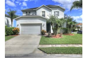 672 Carriage Lake Way, Vero Beach