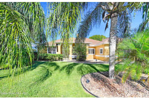 346 Carmel Drive, Melbourne