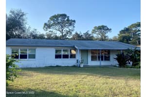 2816 Pine Avenue, Mims
