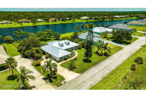 1516 Eagles Circle, Sebastian