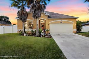 4751 Ashley Lake Circle, Vero Beach