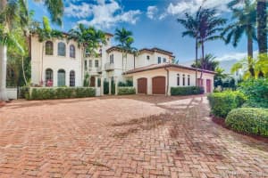520 N Island Dr, Golden Beach