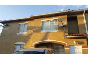 8120 W 28th Ct 208, Hialeah