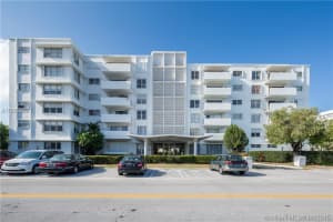 1075 92nd St 302, Bay Harbor Islands