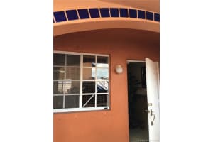 3270 W 70th St 101, Hialeah