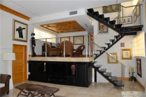 145 E Enid Dr 24, Key Biscayne