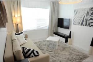1555 Pennsylvania Ave 206, Miami Beach