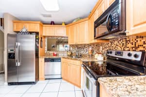 10030 Hammocks Blvd 208-3, Miami