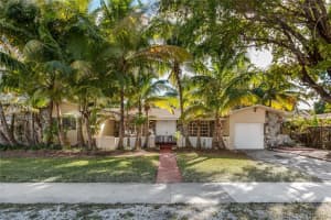 2120 Ne 203rd Ter, Miami