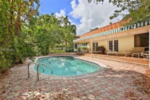 4880 Hammock Lake Drive, Coral Gables