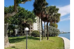 7751 Ne Bayshore Ct 4 D, Miami