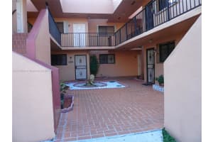 1290 W 41st St 103, Hialeah