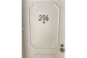 6725 Harding Ave 206, Miami Beach