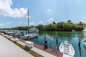 100 Edgewater Dr 301, Coral Gables