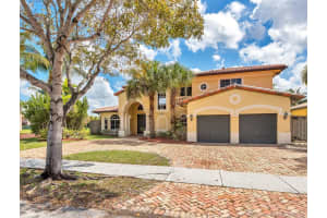 15733 Nw 81st Ct, Miami Lakes