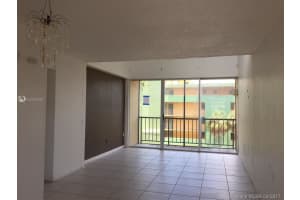 8810 Fontainebleau Blvd 409, Miami