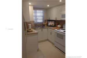 8810 Fontainebleau Blvd 110, Miami