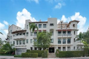 2401 Anderson Rd 17, Coral Gables