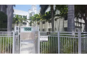 1300 Pennsylvania Ave 203, Miami Beach