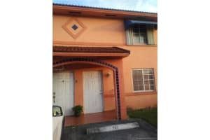 3284 W 70th St 102, Hialeah