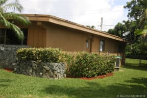 2115 Ne 204th St, Miami