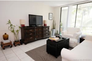 2935 Ne 163rd St 2b, North Miami Beach