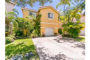 1506 E Lake Ct, Hollywood