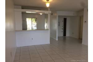 8210 Nw 191st St B, Hialeah