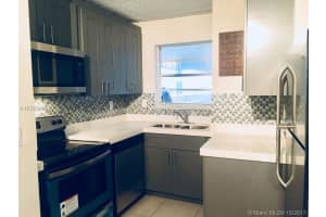 8810 Fontainebleau Blvd 409, Miami