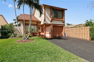 9768 Sw 147th Pl, Miami