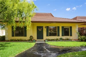 7038 Sw 23rd St 19, Davie