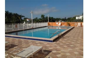 2450 Ne 135th St 212, North Miami