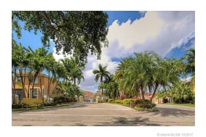 1560 N Trafalgar Cir, Hollywood