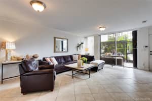 450 Grapetree Drive 305, Key Biscayne