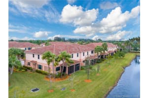 118 E Riverwalk Cir E, Plantation 118 E Riverwalk Cir E, Plantation