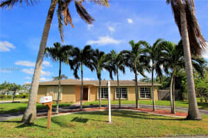 2650 Sw 87th Ave, Davie