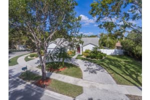 2003 S Landing Way, Weston