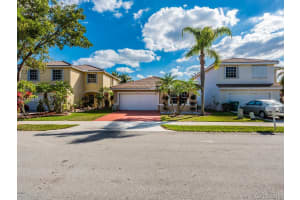 7944 N Silverado Cir, Davie