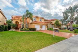 9272 Grand Canal Dr, Miami 9272 Grand Canal Dr, Miami
