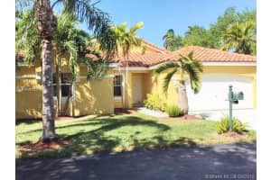 1832 E Trafalgar Cir, Hollywood