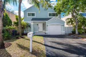 10190 Nw 3rd St, Pembroke Pines