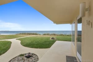 5060 N Ocean Dr 101, Riviera Beach