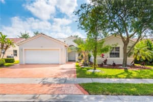 525 Sw 198th Ter, Pembroke Pines