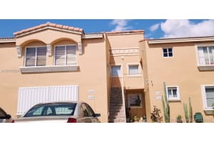 1162 Nw 125th Path 203, Miami