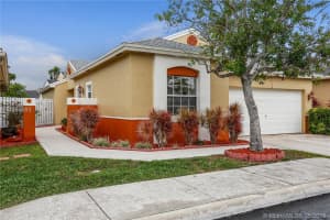 365 S Ketch Dr, Sunrise