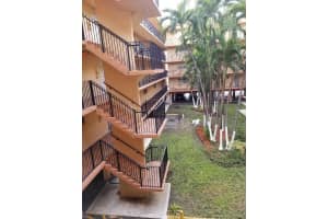 1910 W 56th St 3213, Hialeah 1910 W 56th St 3213, Hialeah