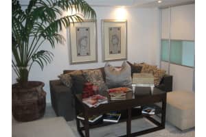 240 Collins Ave 6c, Miami Beach